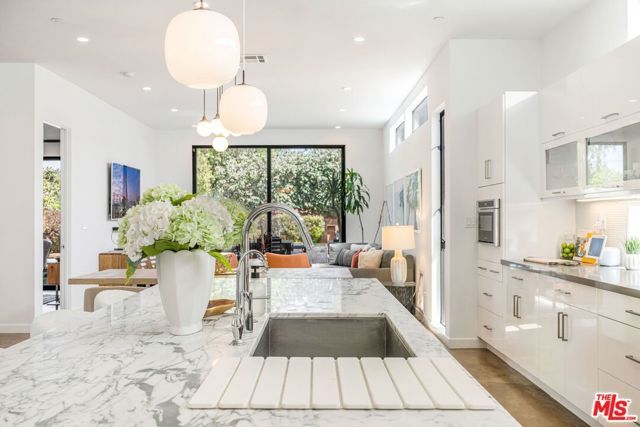 1724 Pine Street, Santa Monica, CA 90405