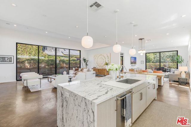1724 Pine Street, Santa Monica, CA 90405