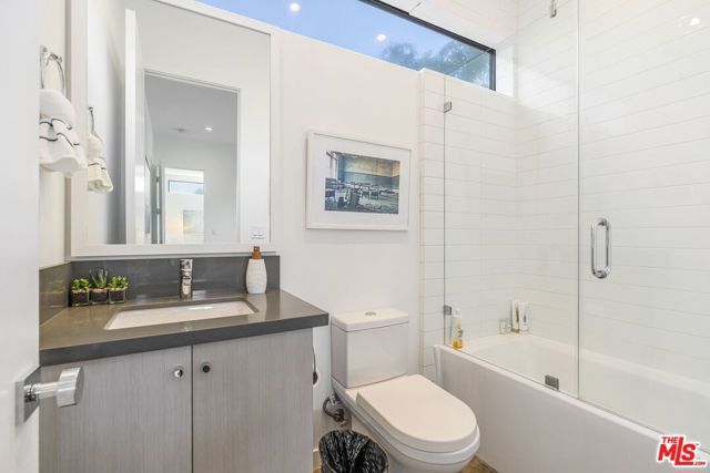 1724 Pine Street, Santa Monica, CA 90405