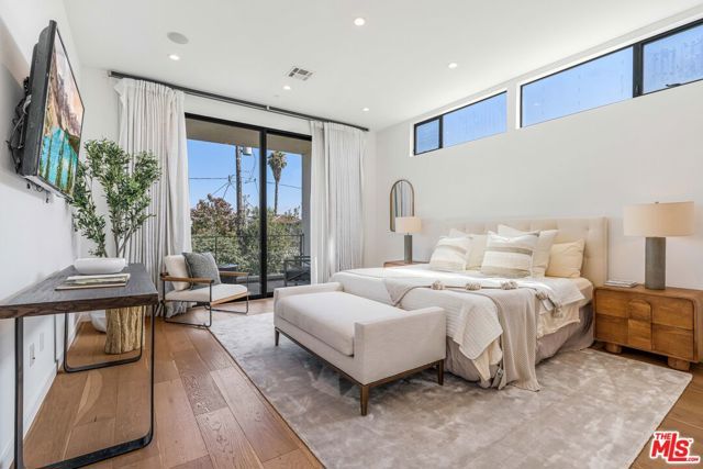1724 Pine Street, Santa Monica, CA 90405