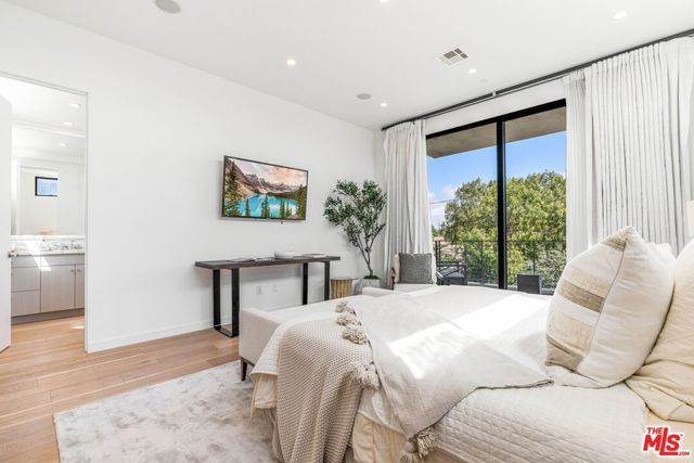 1724 Pine Street, Santa Monica, CA 90405