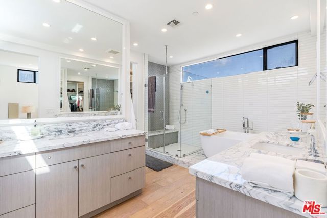 1724 Pine Street, Santa Monica, CA 90405