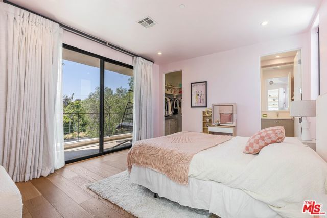 1724 Pine Street, Santa Monica, CA 90405
