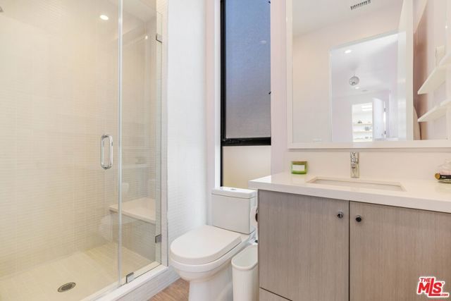 1724 Pine Street, Santa Monica, CA 90405