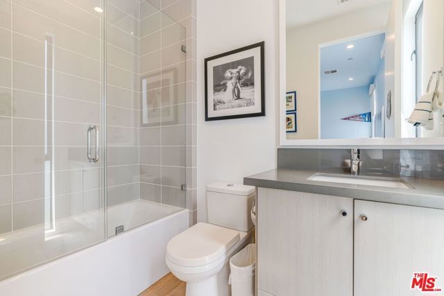 1724 Pine Street, Santa Monica, CA 90405
