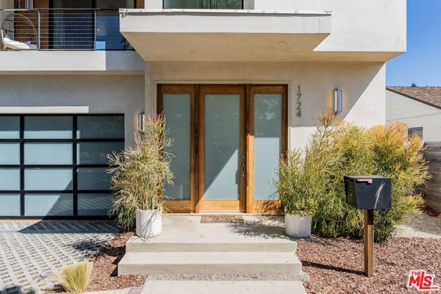 1724 Pine Street, Santa Monica, CA 90405