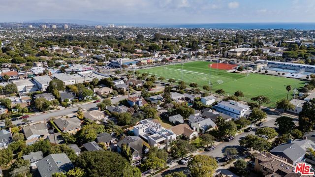 1724 Pine Street, Santa Monica, CA 90405