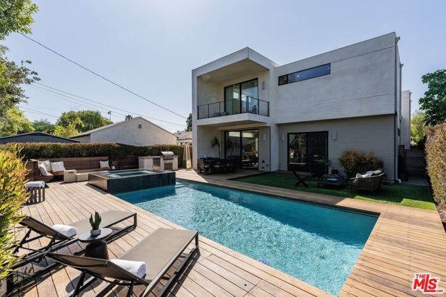 1724 Pine Street, Santa Monica, CA 90405