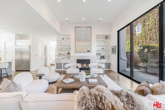 1724 Pine Street, Santa Monica, CA 90405