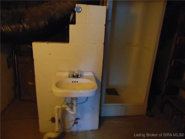 212 St Michaels Avenue, Madison, IN 47250