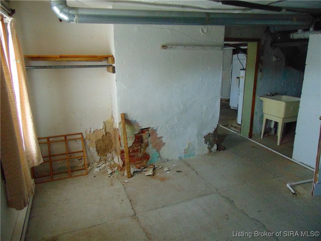 212 St Michaels Avenue, Madison, IN 47250