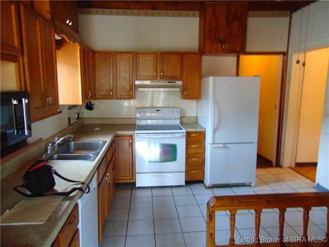 212 St Michaels Avenue, Madison, IN 47250