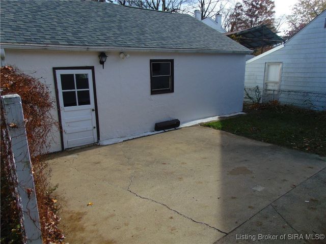 212 St Michaels Avenue, Madison, IN 47250