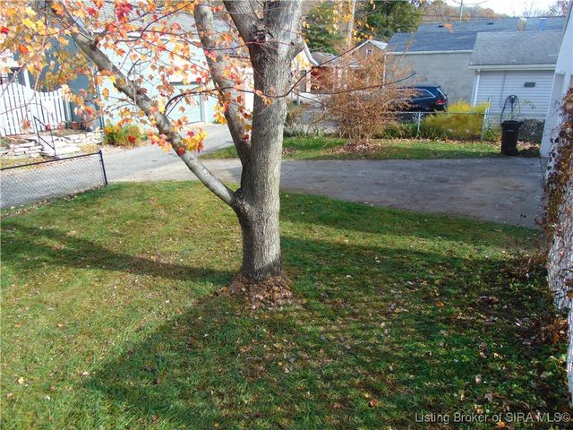 212 St Michaels Avenue, Madison, IN 47250