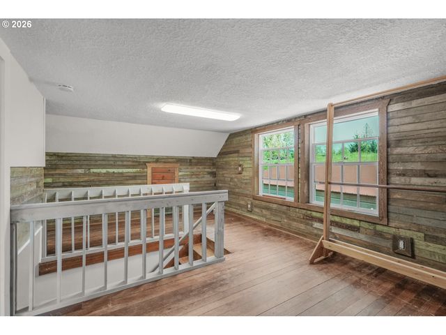 15684 THAYER Rd, Oregon City, OR 97045