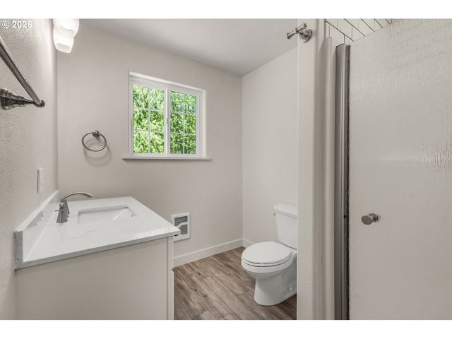 15684 THAYER Rd, Oregon City, OR 97045