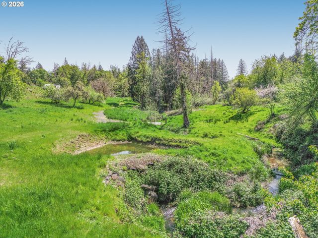 15684 THAYER Rd, Oregon City, OR 97045