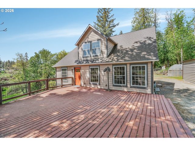 15684 THAYER Rd, Oregon City, OR 97045