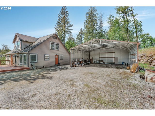 15684 THAYER Rd, Oregon City, OR 97045