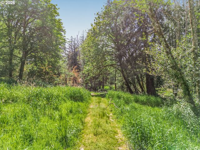 15684 THAYER Rd, Oregon City, OR 97045