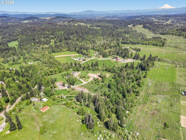 15684 THAYER Rd, Oregon City, OR 97045