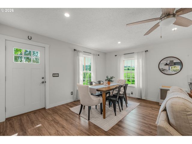 15684 THAYER Rd, Oregon City, OR 97045