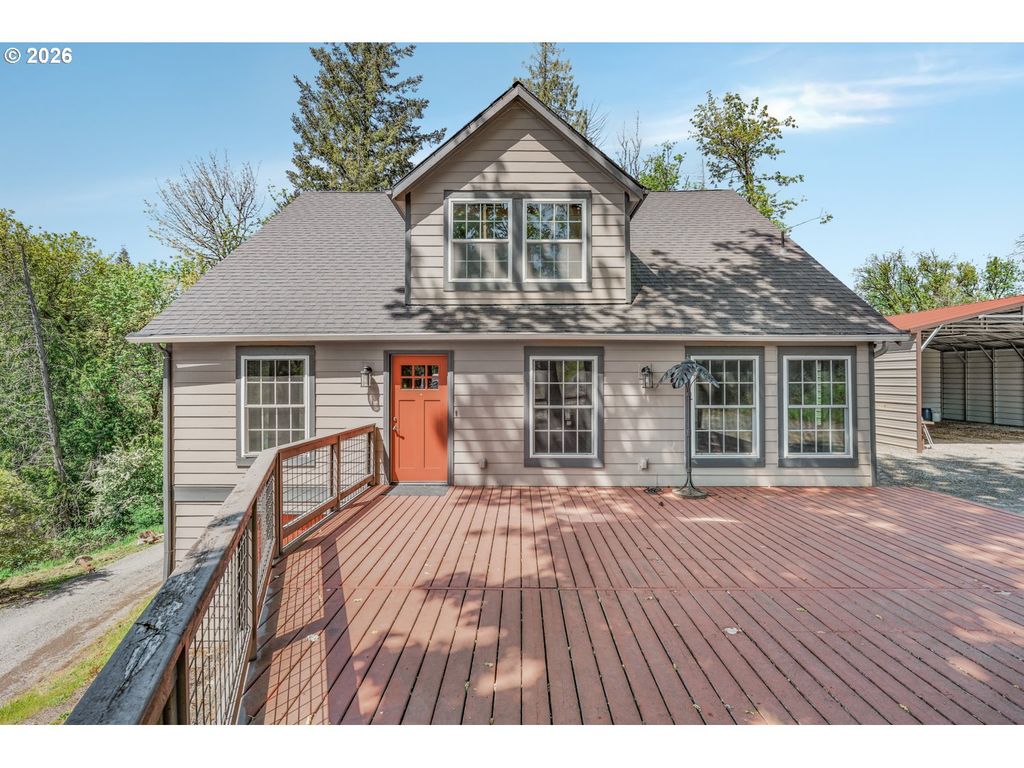 15684 THAYER Rd, Oregon City, OR 97045