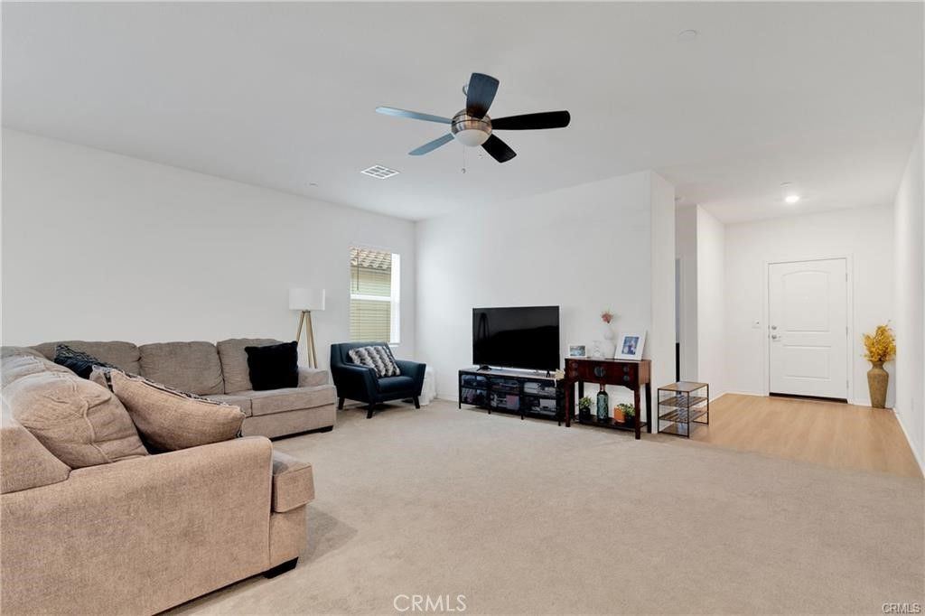 Image 4 of property listing at 16811 Desert Star Street, Victorville, CA 92394