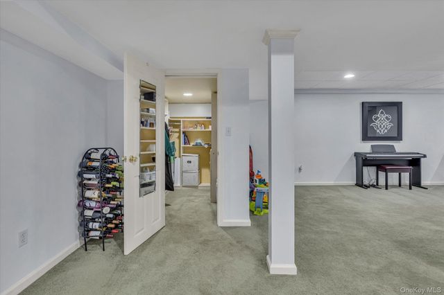 83 Manitou Trail, Kings Park, NY 11754