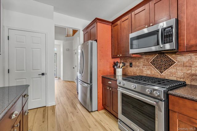 83 Manitou Trail, Kings Park, NY 11754