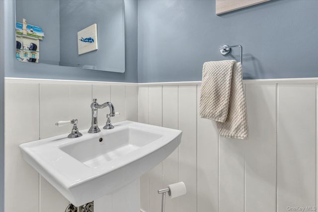 83 Manitou Trail, Kings Park, NY 11754