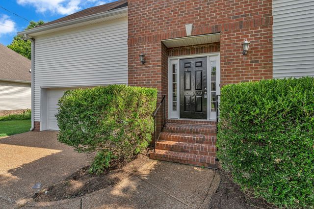 109 Edgeview Ct, Hendersonville, TN 37075