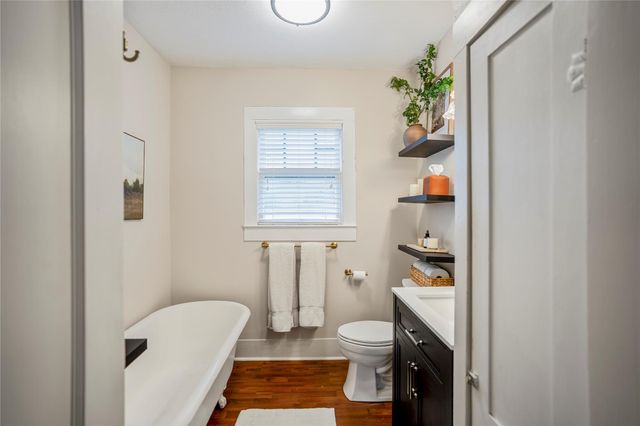 907 Clinton Street, Brenham, TX 77833