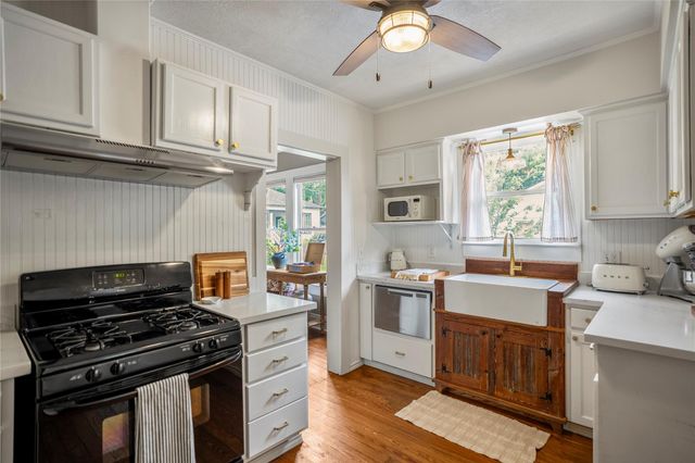 907 Clinton Street, Brenham, TX 77833