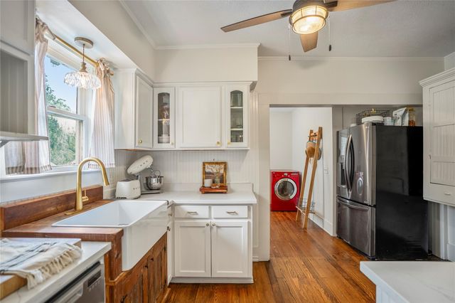 907 Clinton Street, Brenham, TX 77833