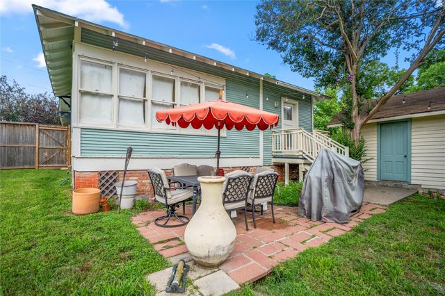 907 Clinton Street, Brenham, TX 77833