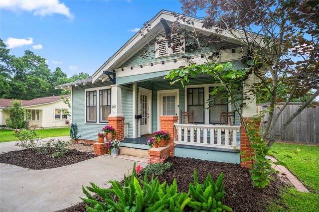 907 Clinton Street, Brenham, TX 77833
