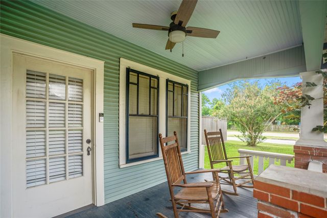 907 Clinton Street, Brenham, TX 77833