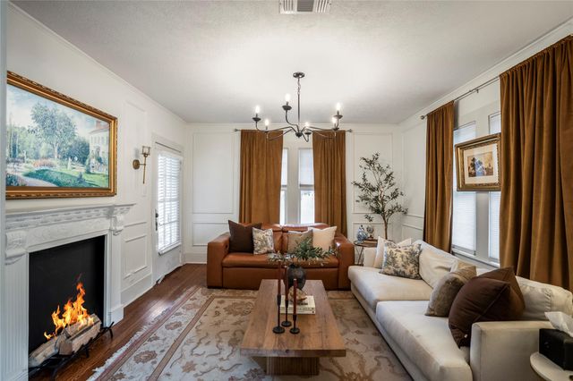 907 Clinton Street, Brenham, TX 77833