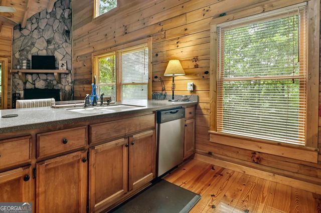 782 Scenic Mountain View Road, Blue Ridge, GA 30513