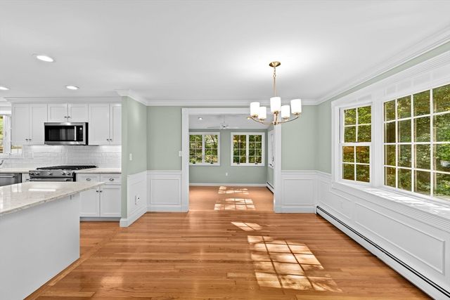 28 Grove St, Norfolk, MA 02056