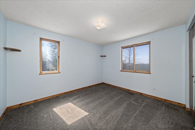 5919 E Grouse Rd, Chattaroy, WA 99003