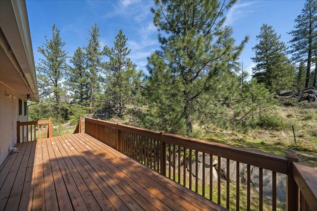 5919 E Grouse Rd, Chattaroy, WA 99003