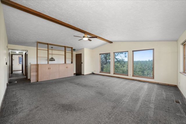 5919 E Grouse Rd, Chattaroy, WA 99003