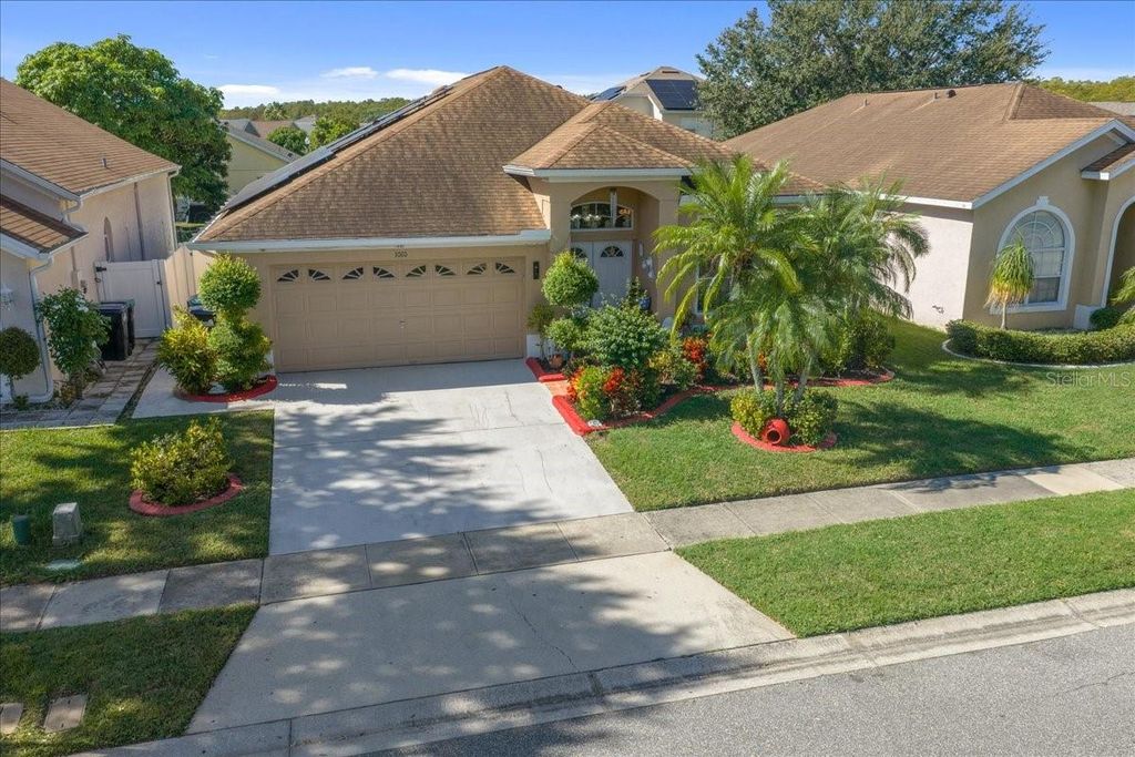 Image 2 of property listing at 1010 RAINING MEADOWS LANE, Orlando, FL 32824