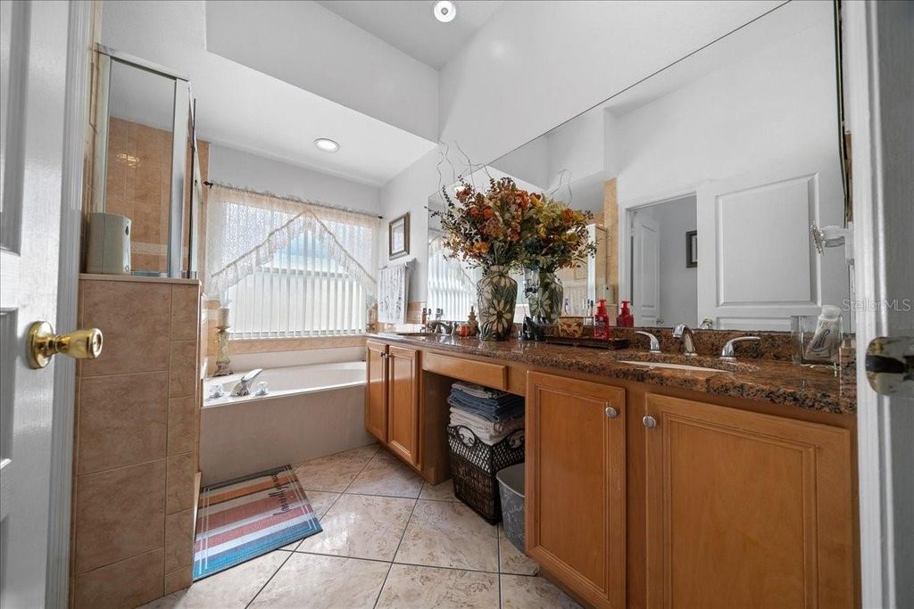 Image 27 of property listing at 1010 RAINING MEADOWS LANE, Orlando, FL 32824