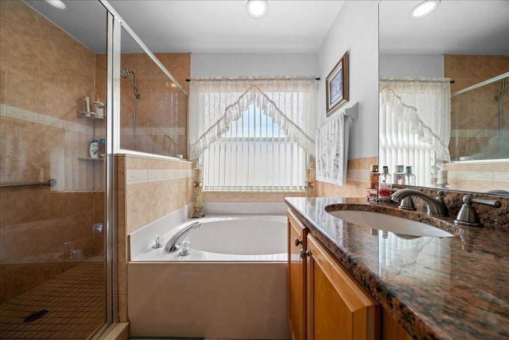 Image 28 of property listing at 1010 RAINING MEADOWS LANE, Orlando, FL 32824