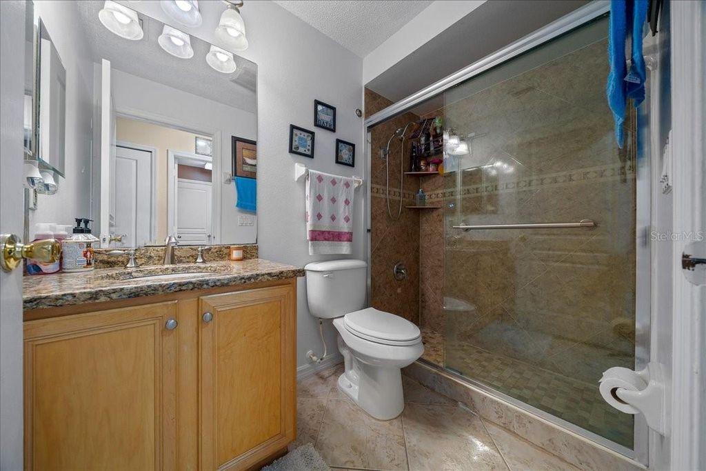 Image 34 of property listing at 1010 RAINING MEADOWS LANE, Orlando, FL 32824