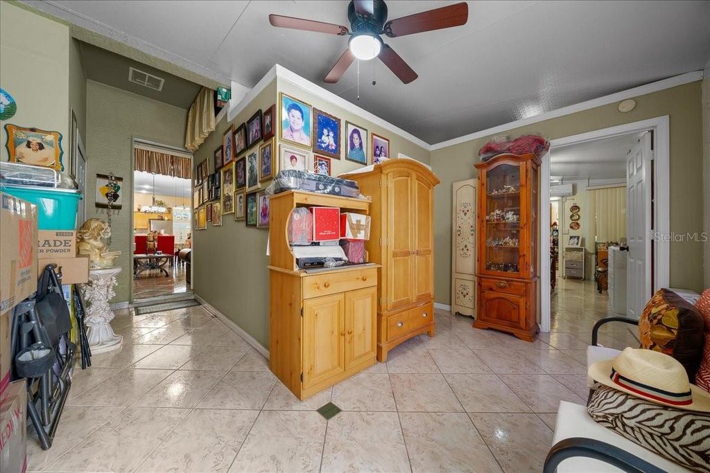 Image 40 of property listing at 1010 RAINING MEADOWS LANE, Orlando, FL 32824