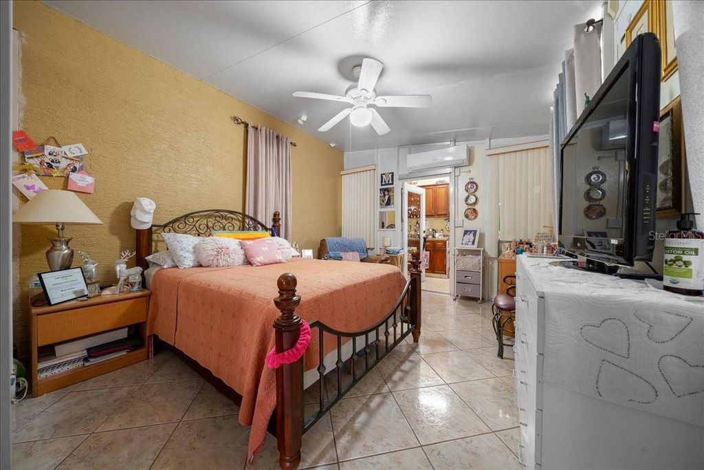 Image 41 of property listing at 1010 RAINING MEADOWS LANE, Orlando, FL 32824